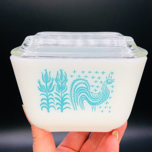 Vintage PYREX Turquoise Amish Butterprint Fridgie 501 with Lid -1.5cup - Picture 1 of 13
